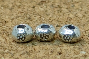 カレンシルバー98％ ビ一ズ カレンシルバー デザインビーズ9×8×8mm 1粒 - 天然石ビーズ
